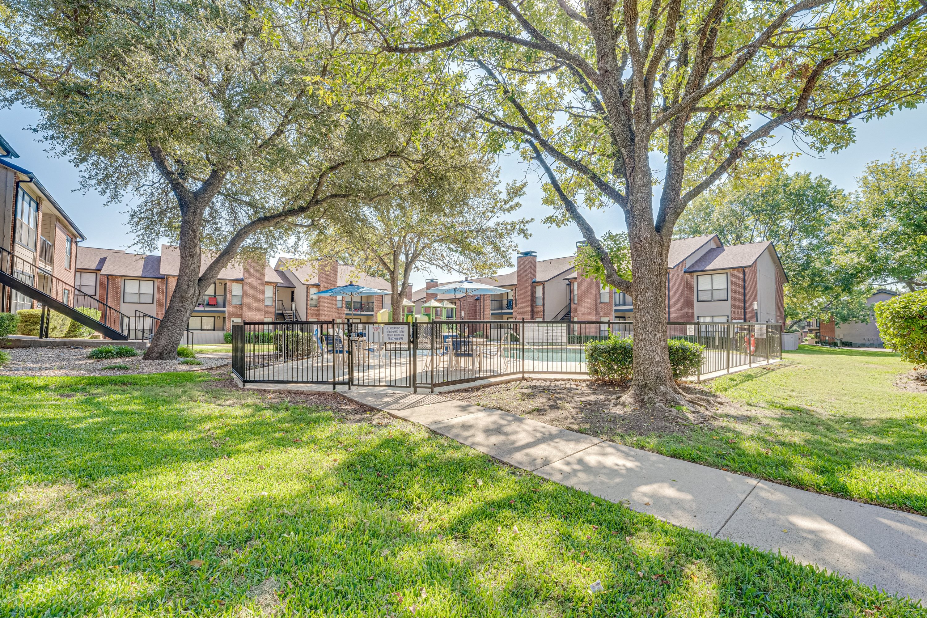 Lush Green Lawn at Bardin Oaks Apartments, Arlington, Texas